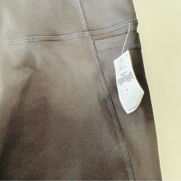 NEW OLD NAVY Black High Rise Waisted Biker Shorts 5" Inseam M Pockets Gym Lounge - Picture 5 of 9